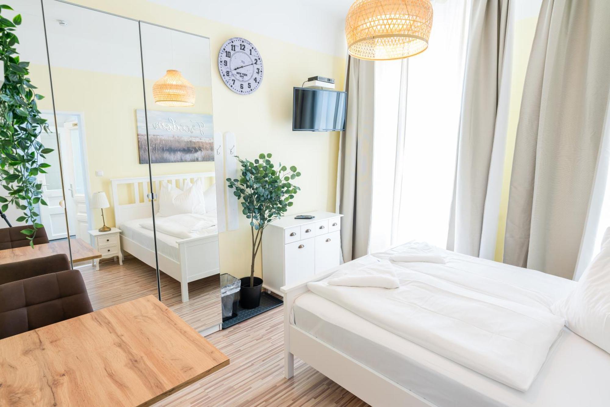 Hotel Schoenbrunn Wina Bagian luar foto
