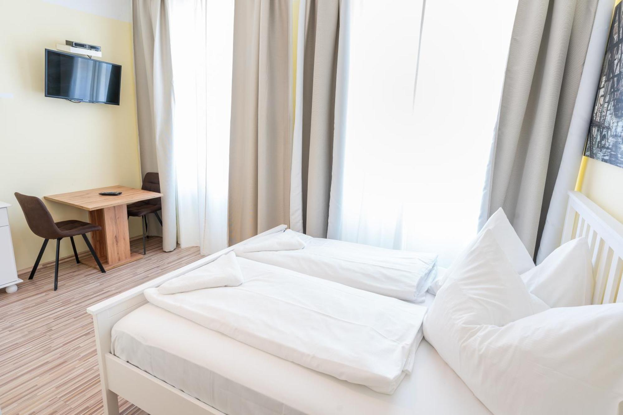Hotel Schoenbrunn Wina Bagian luar foto