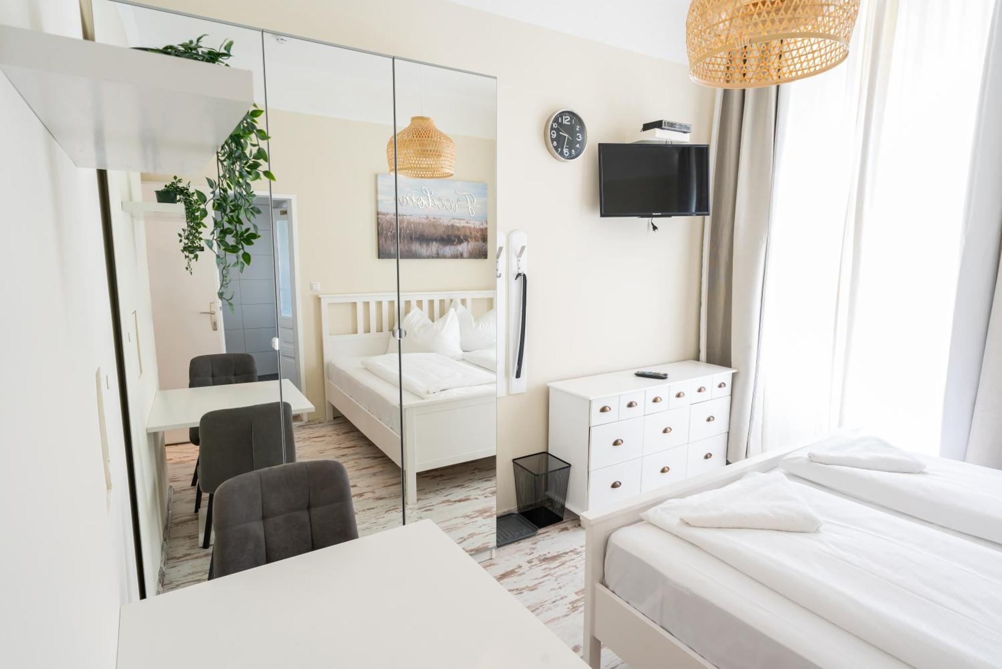 Hotel Schoenbrunn Wina Bagian luar foto