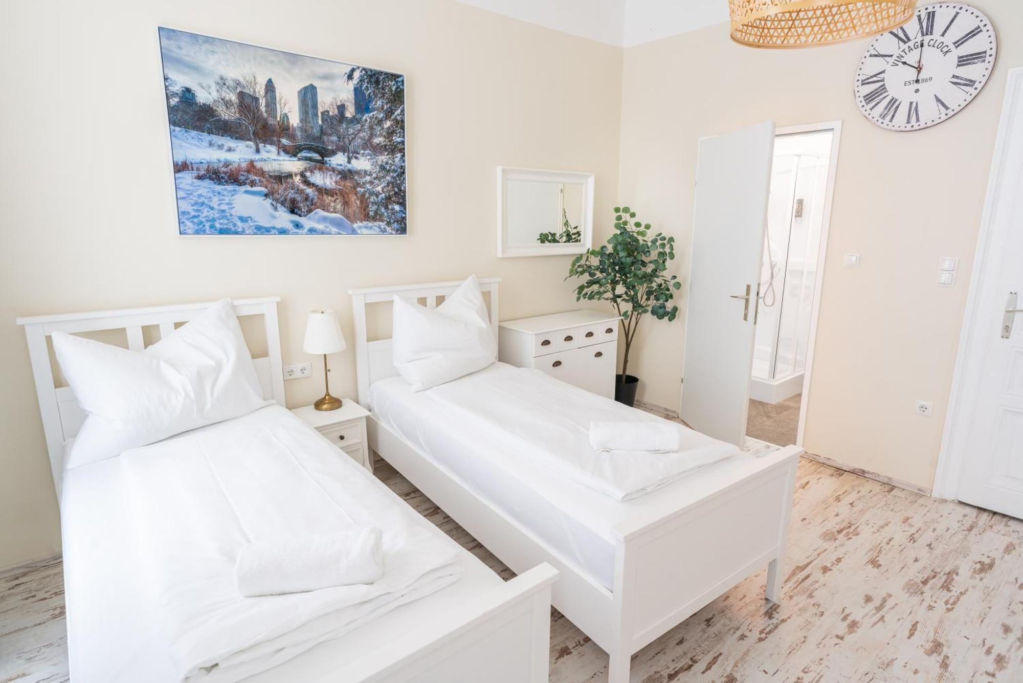 Hotel Schoenbrunn Wina Bagian luar foto