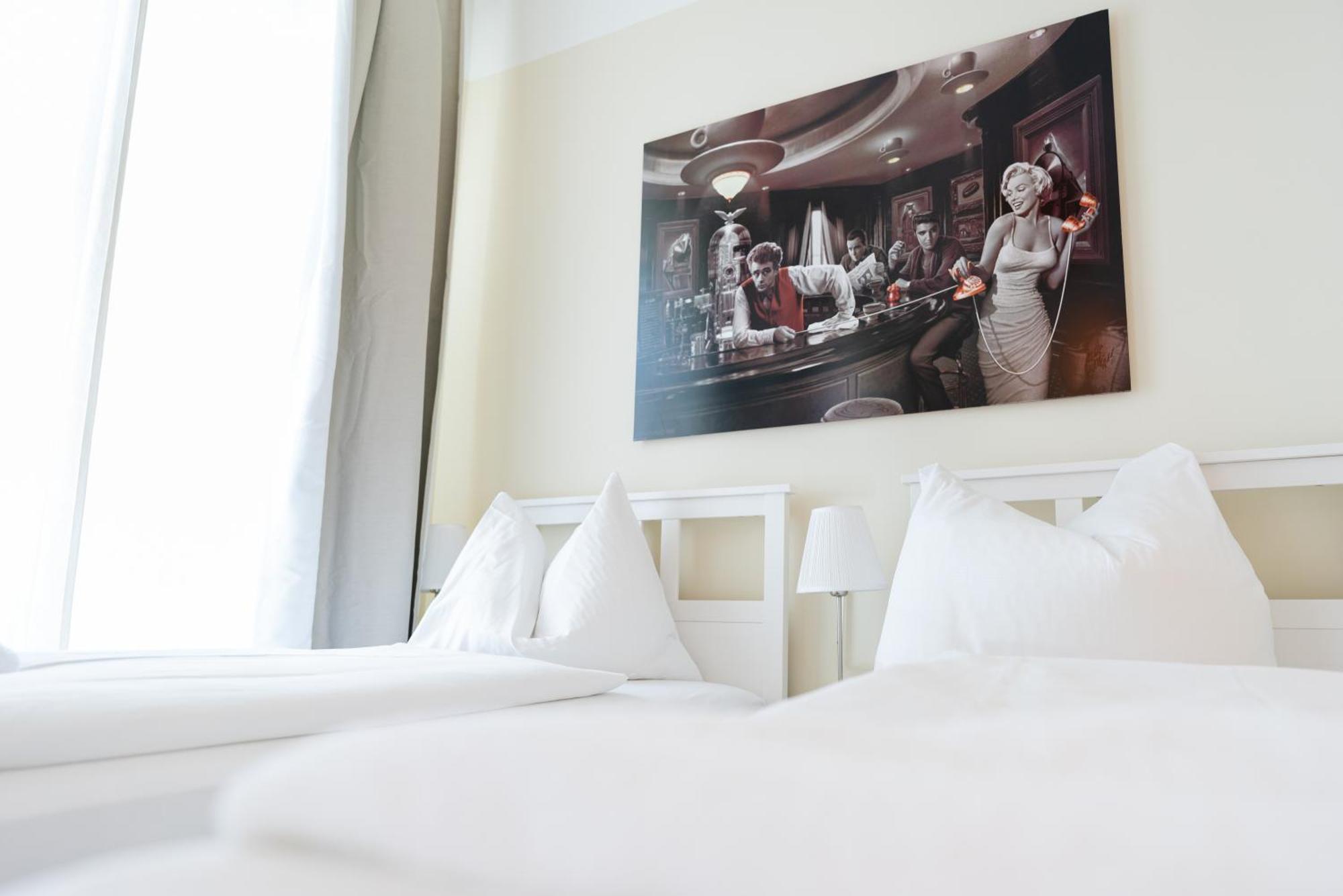 Hotel Schoenbrunn Wina Bagian luar foto