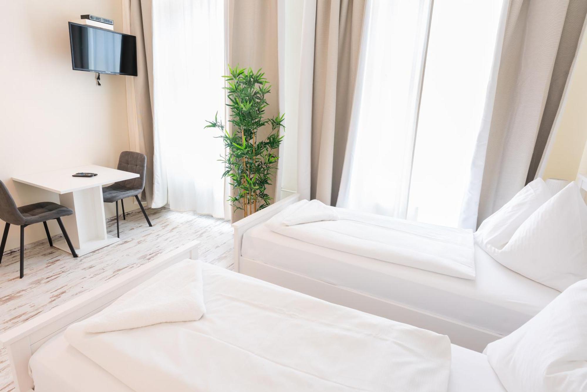 Hotel Schoenbrunn Wina Bagian luar foto